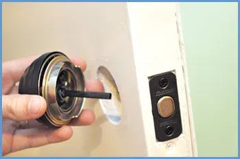 State Locksmith Services Kansas City, MO 816-227-1018 - 5-change-locks-service